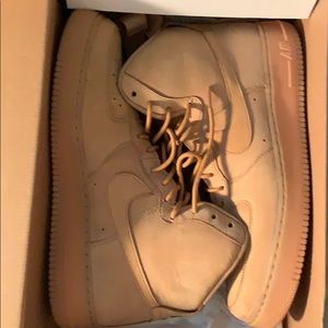 Air Force 1 high 07 LV8